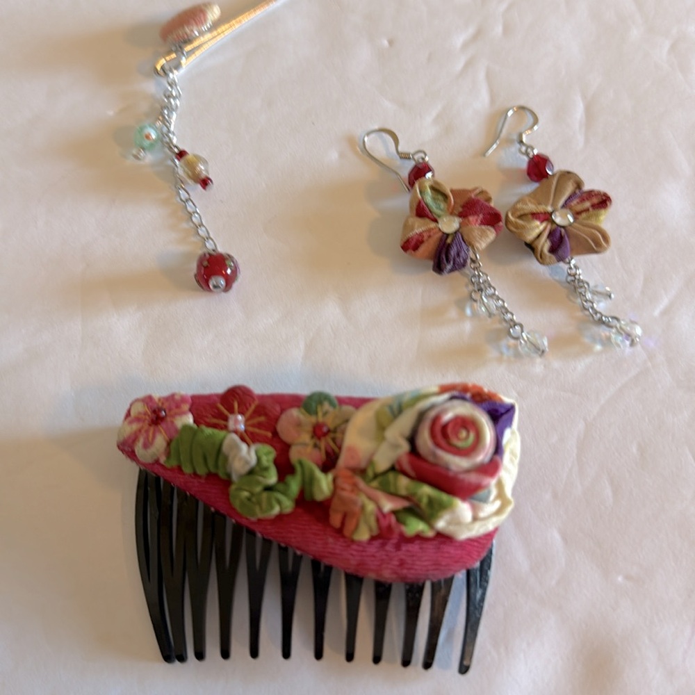 Bundle Of Japanese Hair Accessories and earrings Handmade - Picture 2 of 8